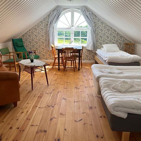 Spjutsbygds Gards Bed And Breakfast Rodeby Dış mekan fotoğraf