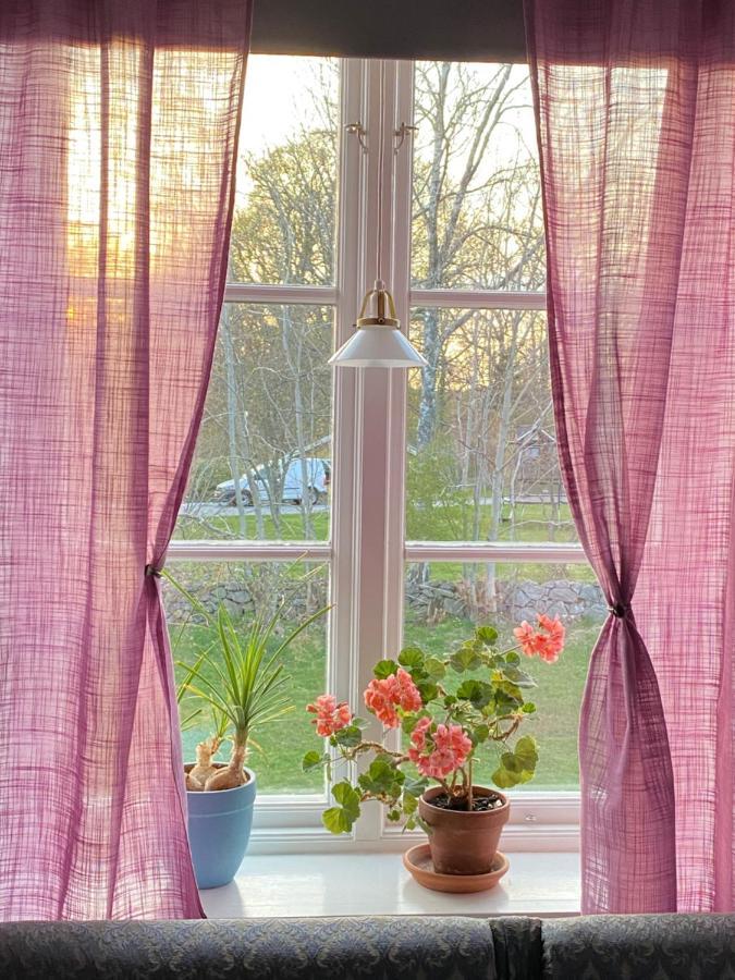 Spjutsbygds Gards Bed And Breakfast Rodeby Dış mekan fotoğraf