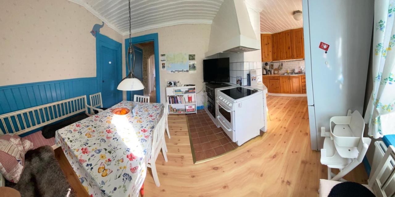 Spjutsbygds Gards Bed And Breakfast Rodeby Dış mekan fotoğraf